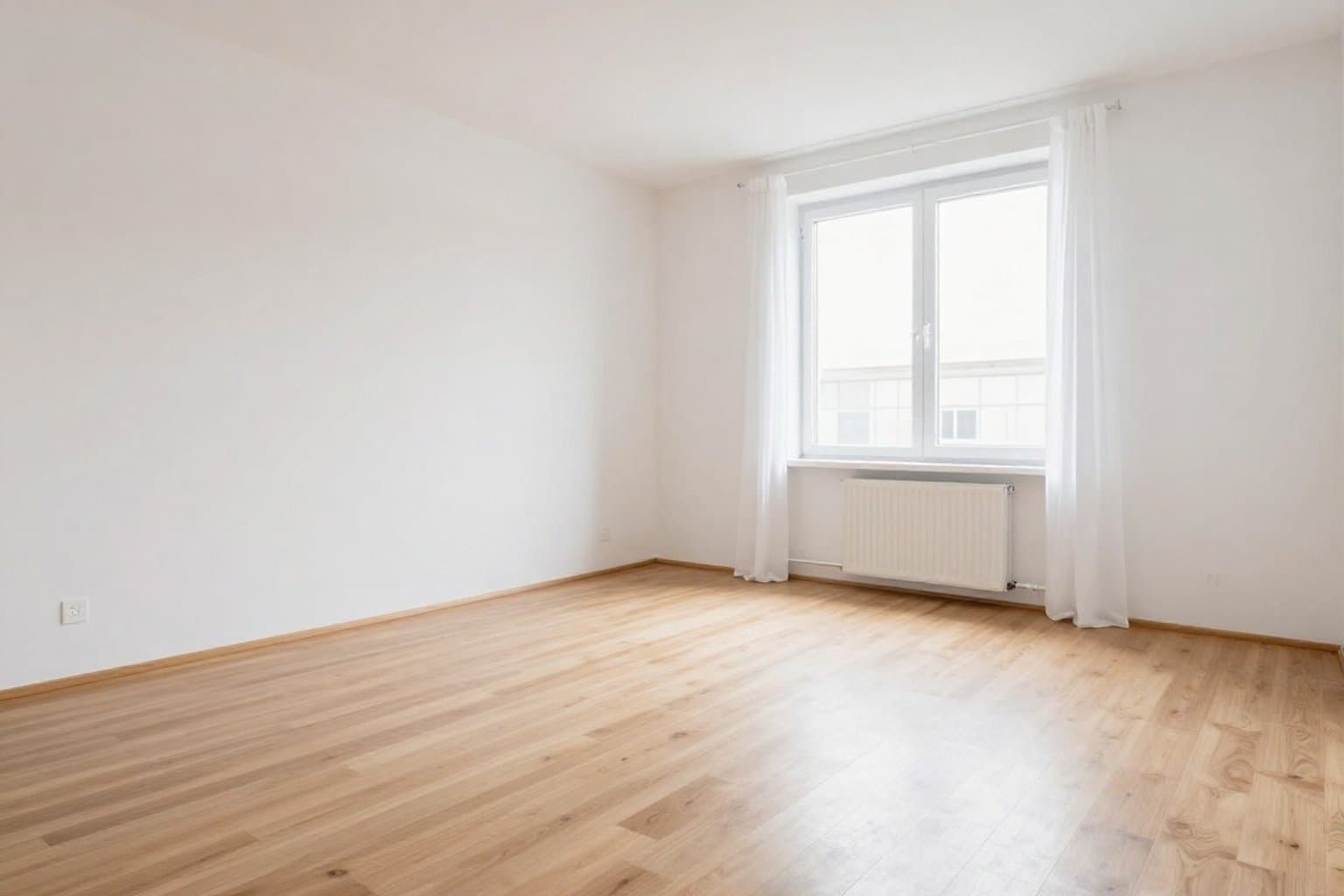 Leerer Raum vor Virtual Staging