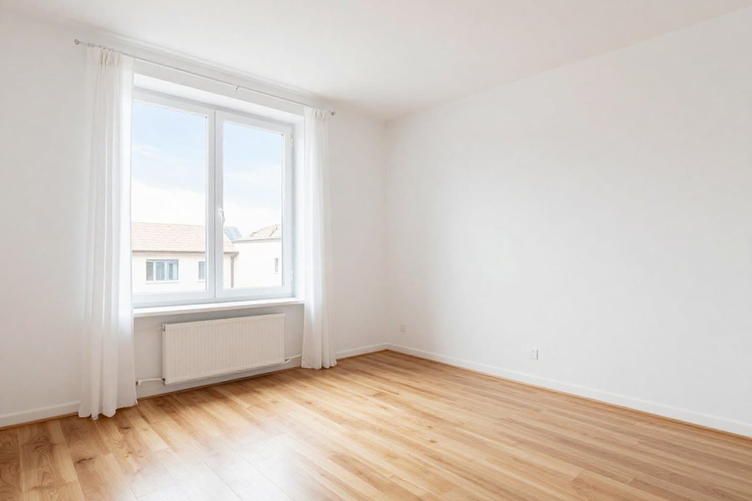 Leeres Schlafzimmer vor Virtual Staging