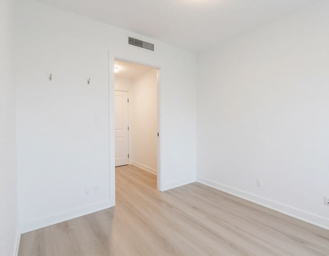 Leerer Raum vor Virtual Staging