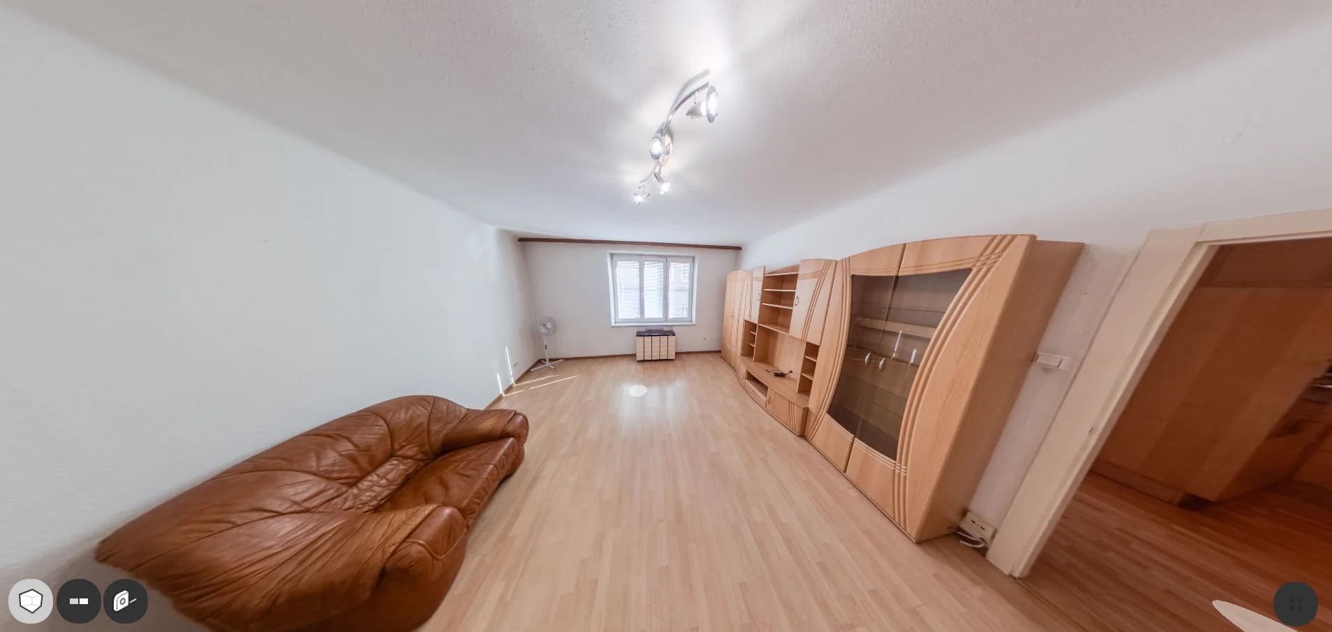 Leerer Raum vor Virtual Staging